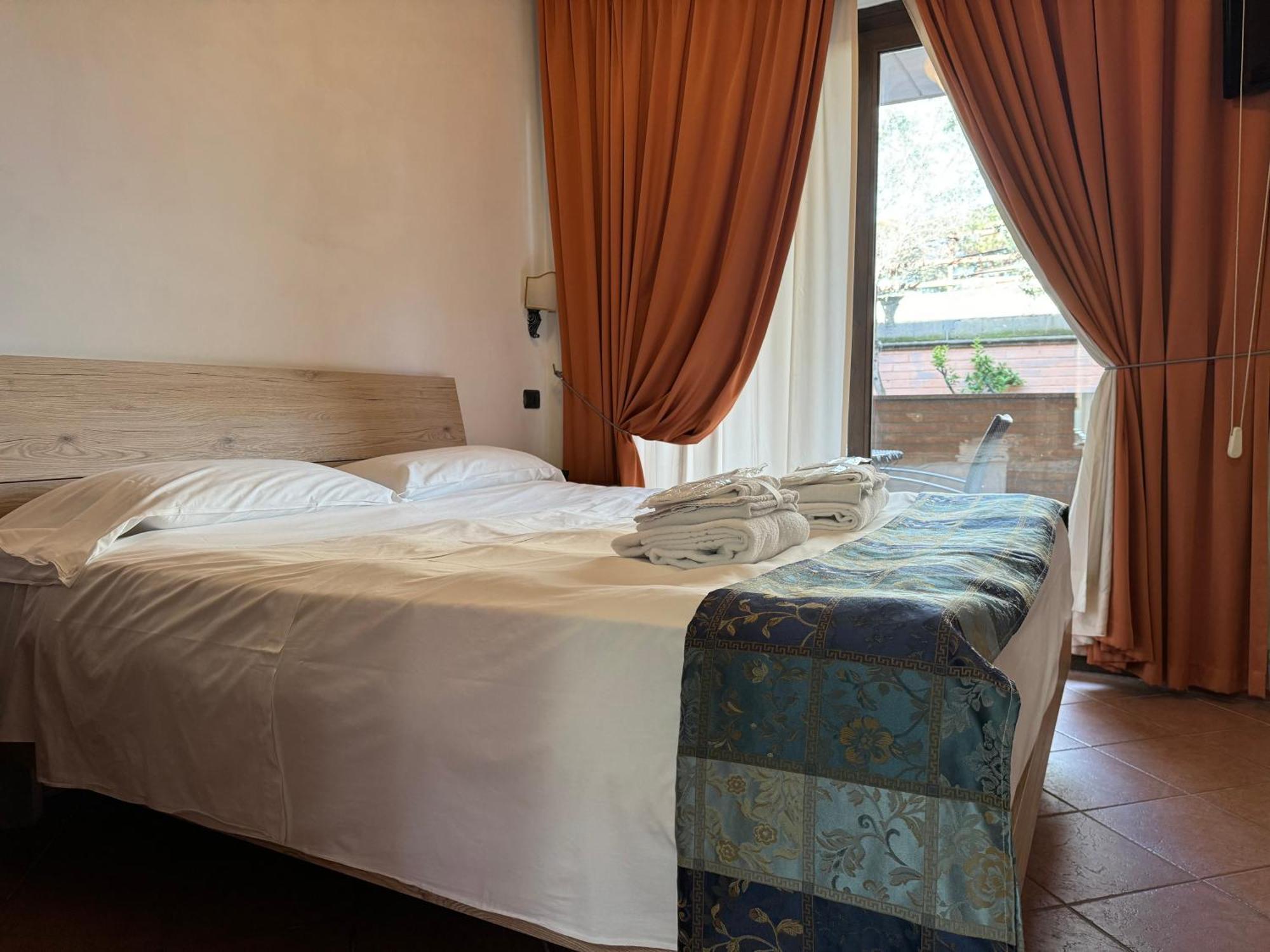 Euro House Inn Airport Fiumicino Kültér fotó
