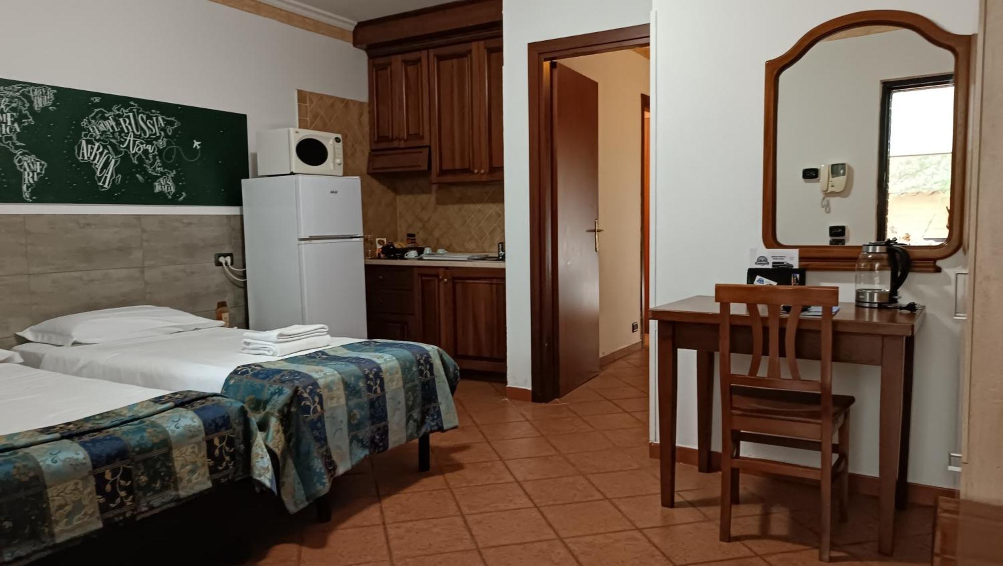 Euro House Inn Airport Fiumicino Kültér fotó