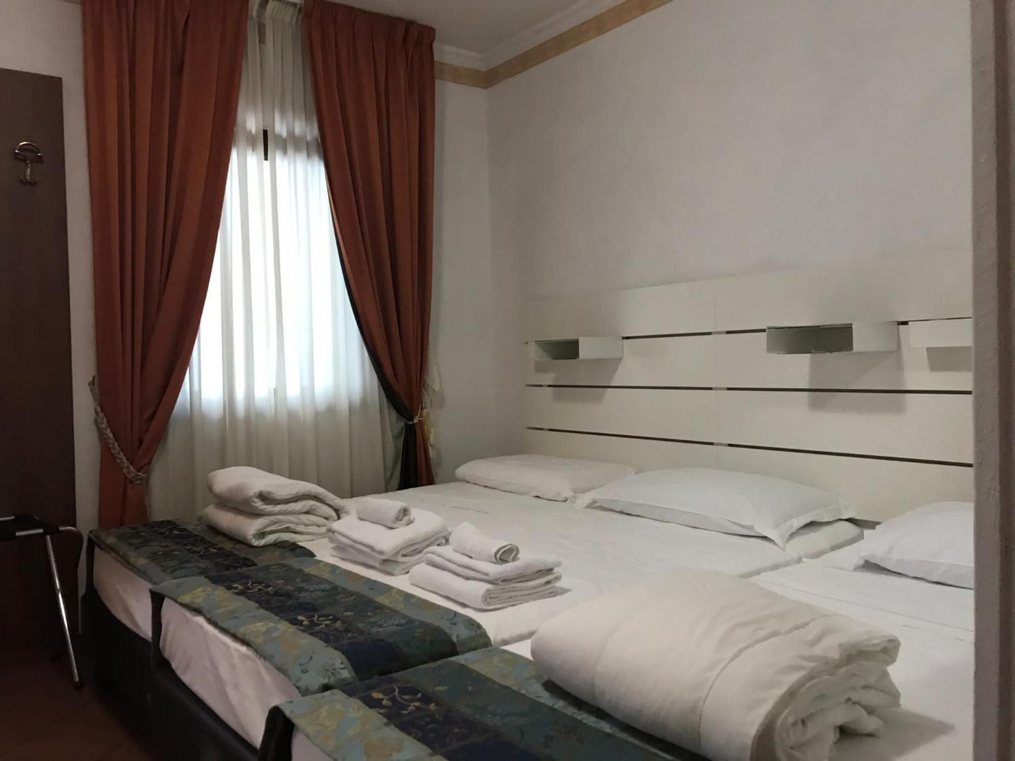 Euro House Inn Airport Fiumicino Kültér fotó